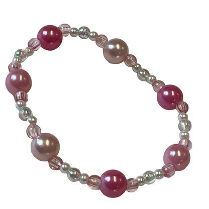 Beaded bracelet with pink and pearl beads
