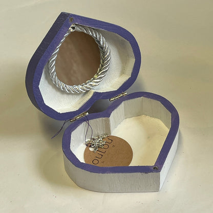 Heart-shaped jewelry box 